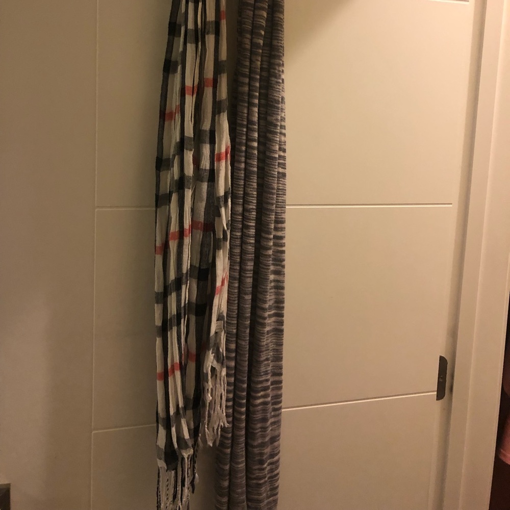 Scarves bundle - Picture 6 of 6